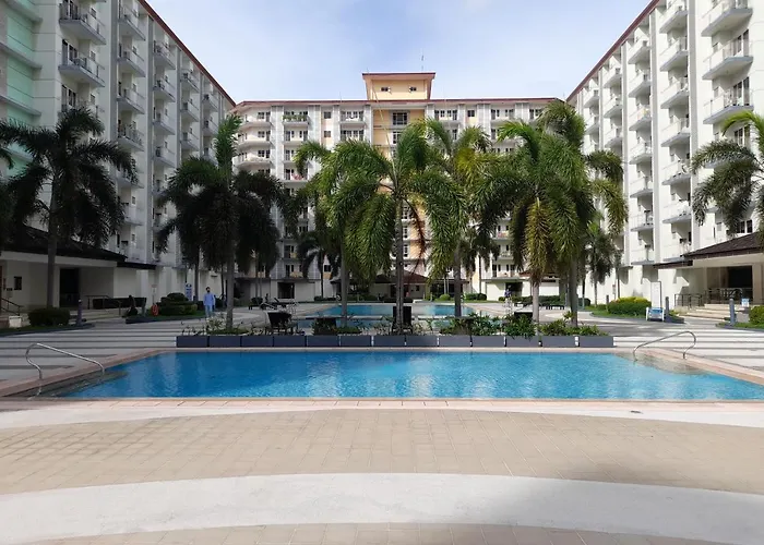 Foursphere Staycation *